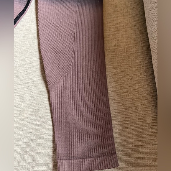 Pink Active Victoria’s Secret black/taupe seamlessss ombré leggings. Size small - Picture 2 of 4